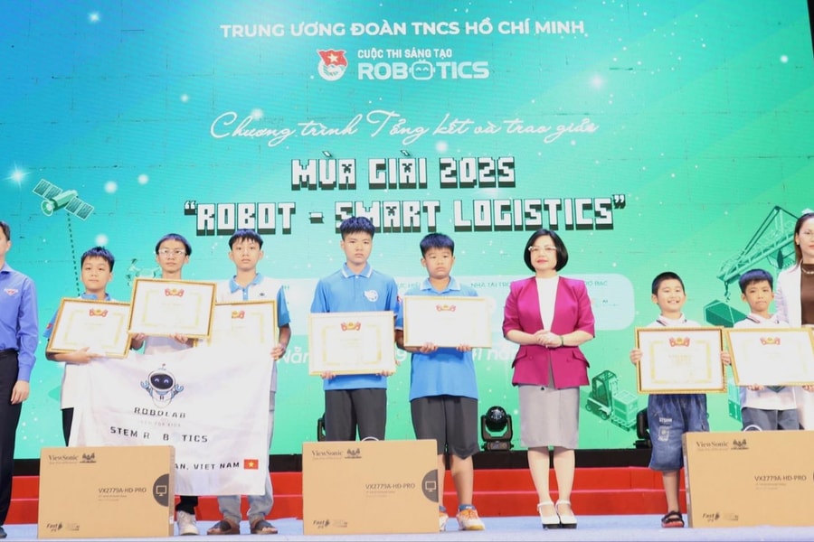 Trao giải cuộc thi sáng tạo robotics toàn quốc 2025