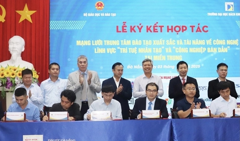 Da Nang enterprises proactively promote AI application