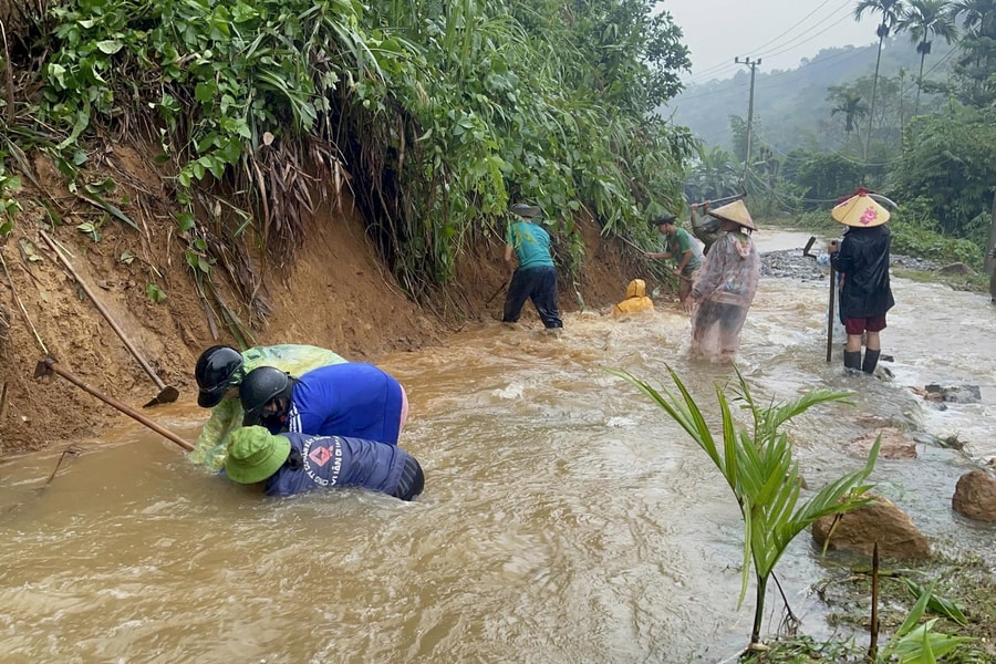 Tinh thần đảng viên giữa nguy khó
