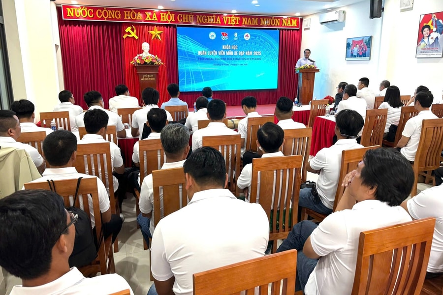 Bồi dưỡng huấn luyện viên môn xe đạp