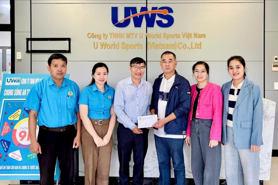 Mặt trận xã Chiên Đàn thăm hỏi doanh nghiệp và đoàn viên Công đoàn bị thiệt hại do lốc xoáy