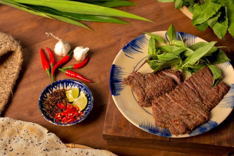 Bò 1 nắng Phú Yên: Đặc sản nắng gió và muối kiến vàng