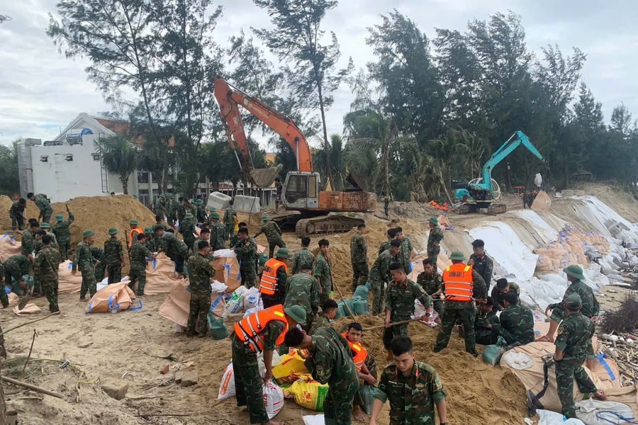 Lá chắn thép của nhân dân