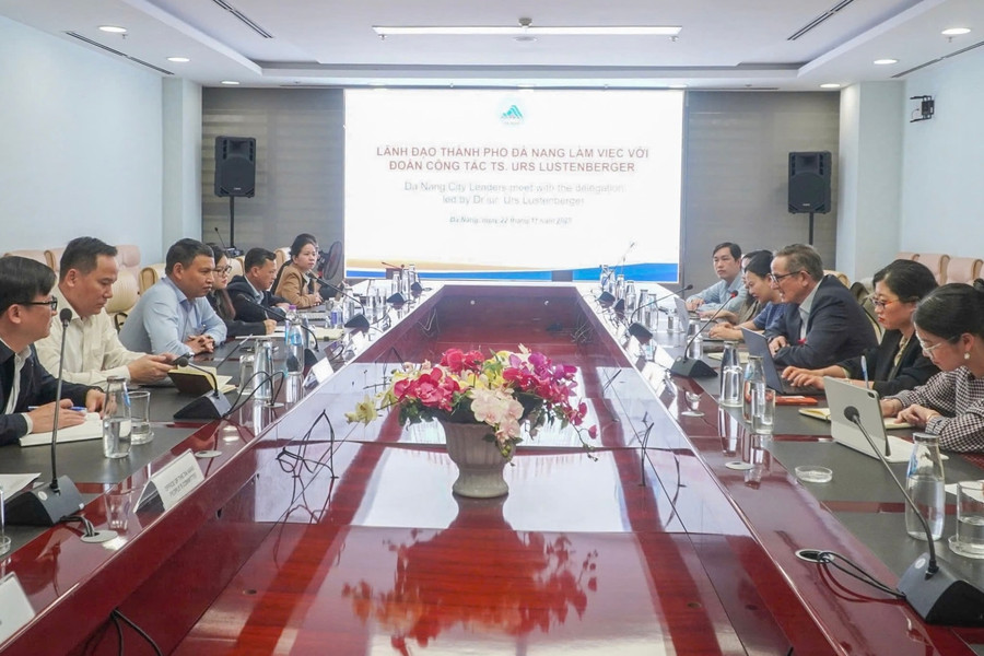Da Nang consults Swiss experts on international financial center development