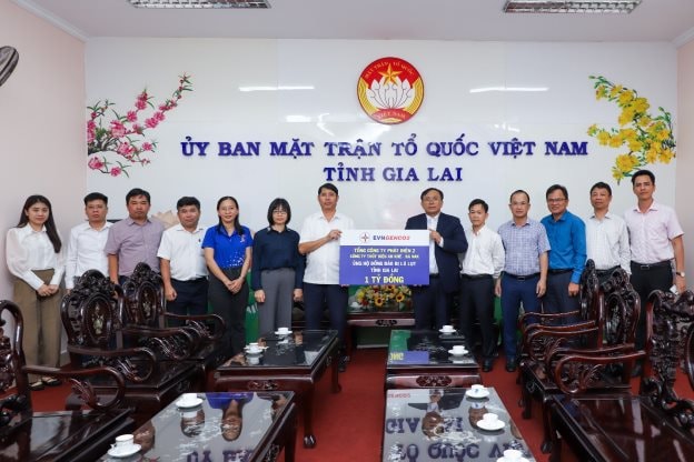 Tổng công ty Phát điện 2 trao 8 tỷ đồng hỗ trợ tỉnh Đắk Lắk và Gia Lai khắc phục hậu quả thiên tai