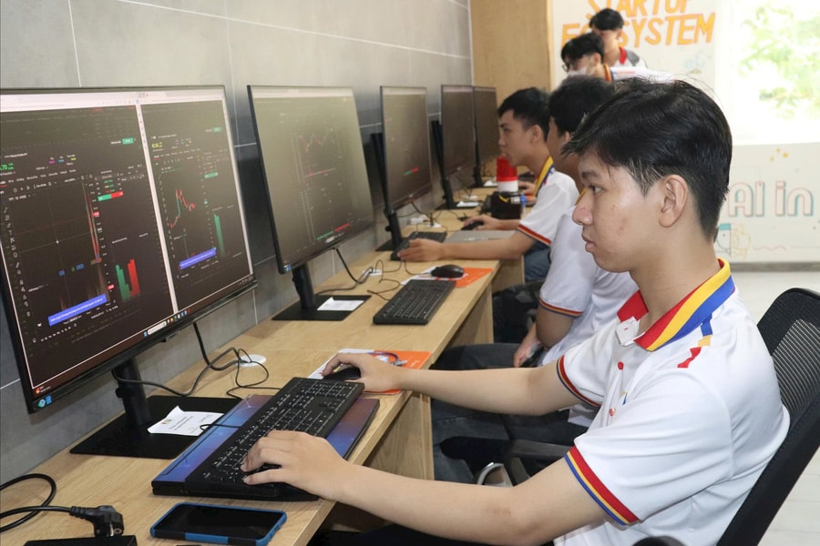 Người trẻ góp sức kiến tạo hệ sinh thái bán dẫn