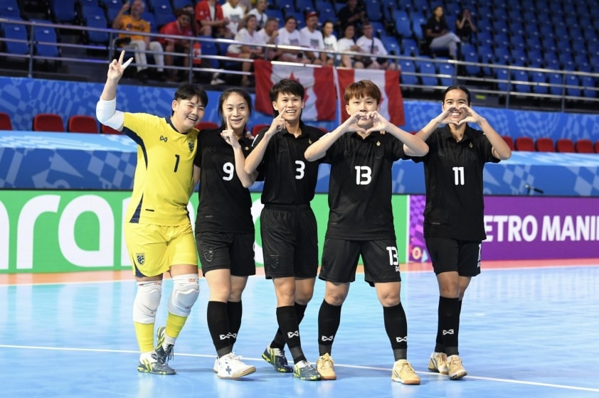 Thái Lan hạ Canada 6-3 sau màn rượt đuổi 9 bàn thắng