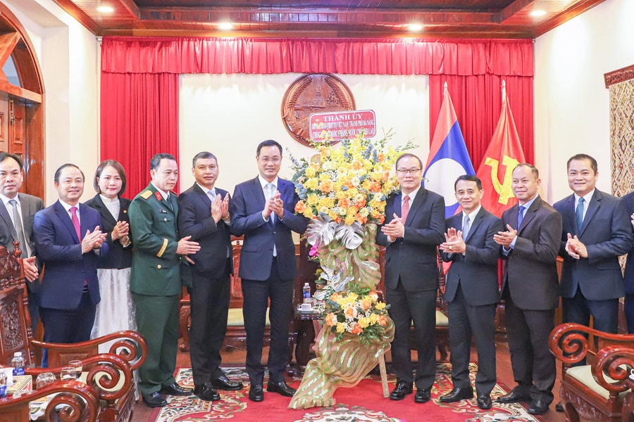 Lãnh đạo thành phố chúc mừng Quốc khánh nước Cộng hòa Dân chủ Nhân dân Lào