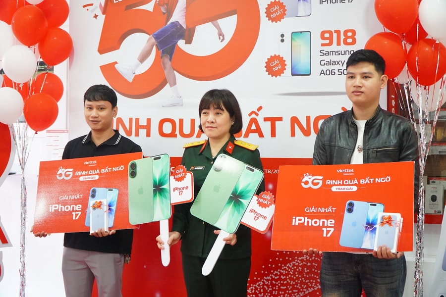 Khách hàng Viettel Đà Nẵng trúng nhiều điện thoại iPhone 17 và Samsung trong chương trình “Lướt 5G - Rinh quà bất ngờ”