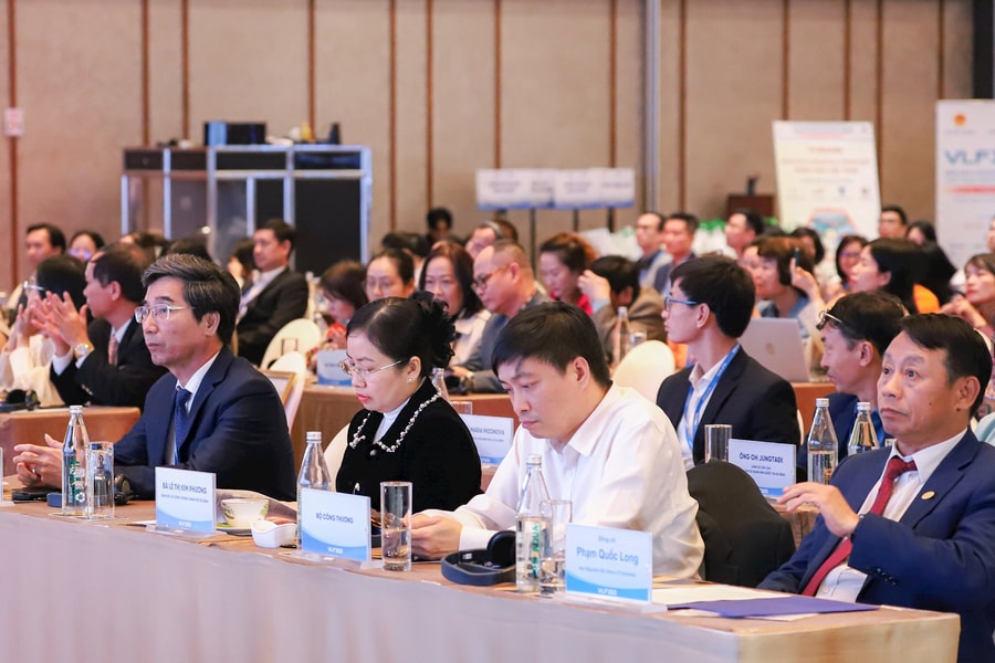 Tháo gỡ điểm nghẽn, mở đường để logistics miền Trung bứt phá