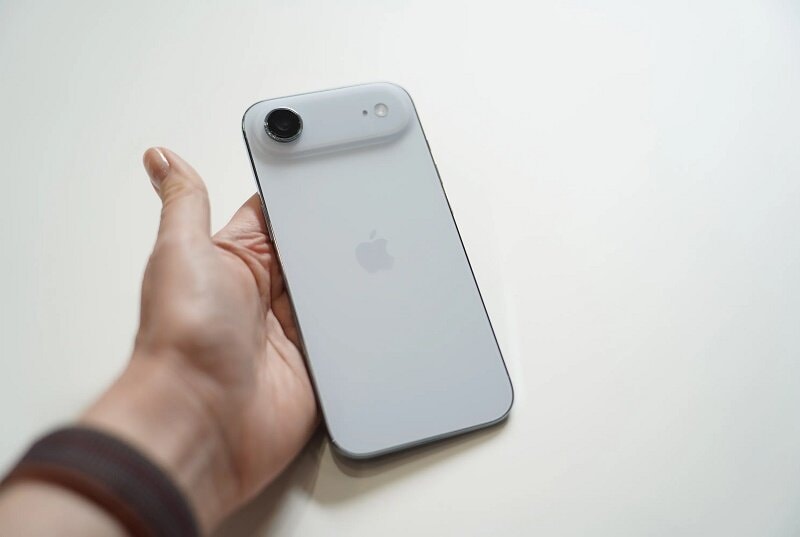 iPhone Air giảm giá 4 triệu: Đánh đổi gì cho thiết kế siêu mỏng?