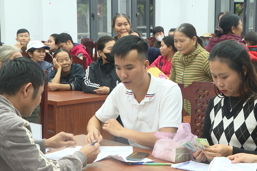 Mặt trận phường Hương Trà trao 860 triệu đồng hỗ trợ người dân bị ảnh hưởng thiên tai