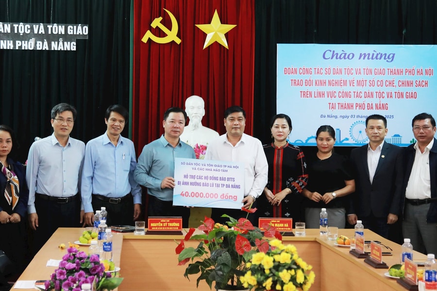 Trao quà hỗ trợ các cơ sở tôn giáo, đồng bào dân tộc tại Đà Nẵng bị ảnh hưởng thiên tai