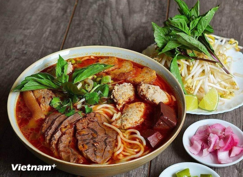 What makes Vietnam one of the world’s most popular destinations for food lovers?