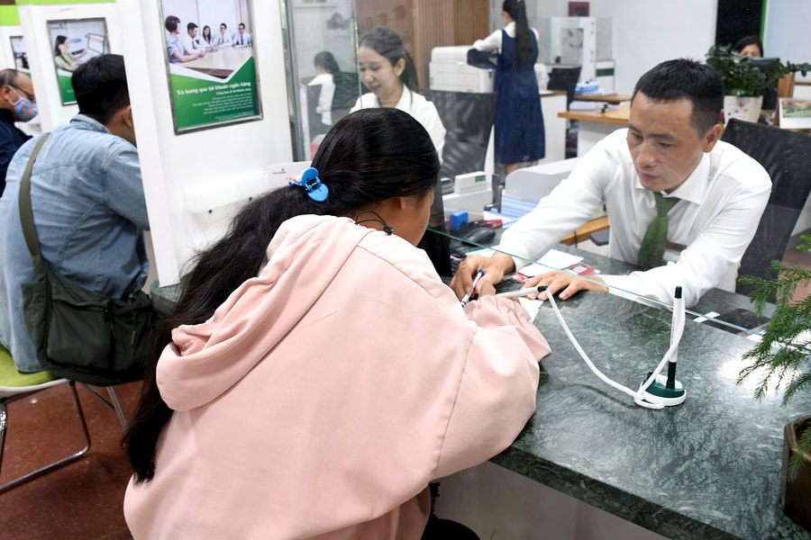 Giữ ổn định lãi suất cho vay sản xuất, kinh doanh