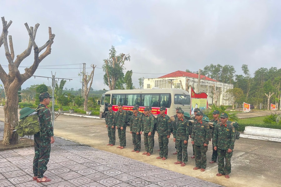Bộ Chỉ huy Quân sự thành phố Đà Nẵng tăng cường thêm quân hỗ trợ người dân tỉnh Đắk Lắk