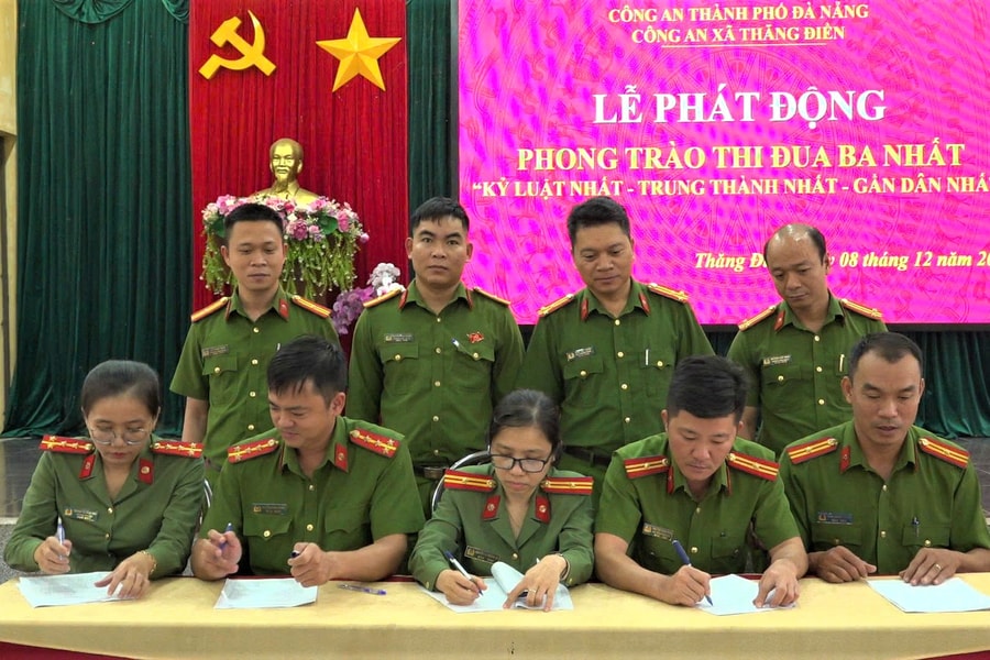 Công an xã Thạnh Bình và Thăng Điền phát động phong trào thi đua “Ba nhất”