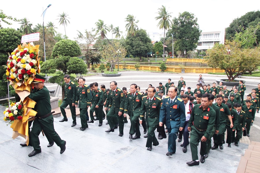 Hội Cựu Chiến binh thành phố dâng hương tưởng niệm Chủ tịch Hồ Chí Minh, Đại tướng Võ Nguyên Giáp