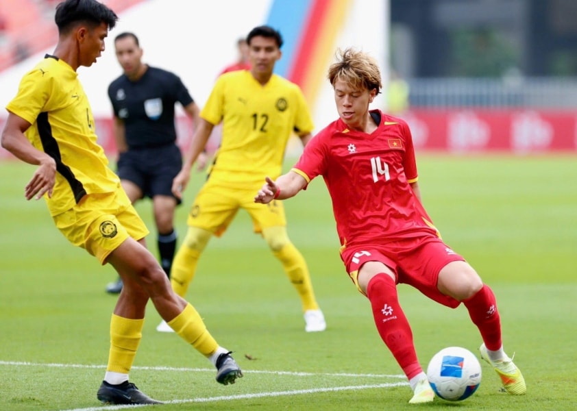 Viktor Lê nói về lần đầu đá chính tại SEA Games 33