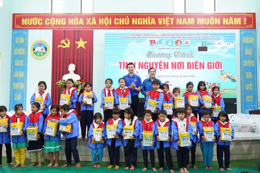 Tuổi trẻ Đà Nẵng tổ chức chương trình "Tình nguyện nơi biên giới”