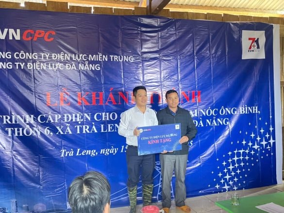 PC Đà Nẵng khánh thành công trình cấp điện Nóc Ông Bình, thôn 6, xã Trà Leng