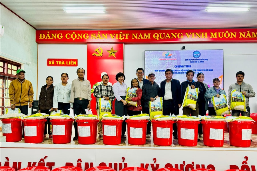 Liên hiệp các tổ chức hữu nghị Thành phố Đà Nẵng hỗ trợ người dân vùng lũ