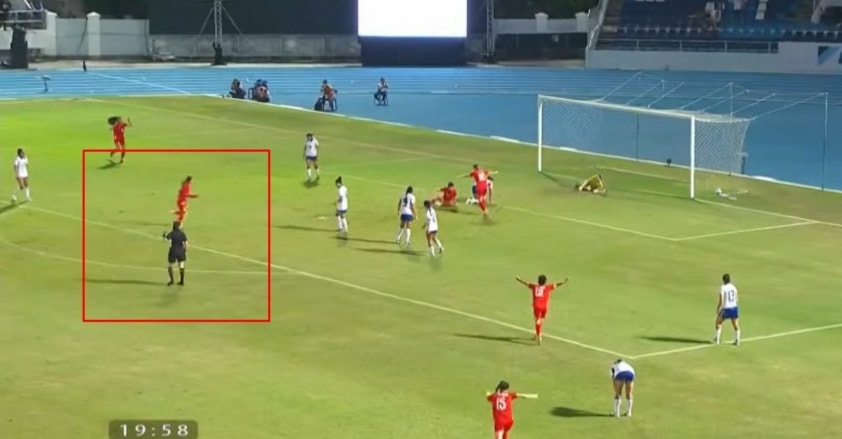 Trọng tài 'bẻ còi', tuyển nữ Việt Nam tuột HCV SEA Games 33