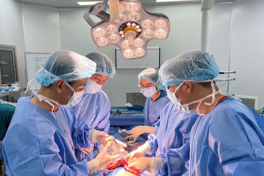 Vinmec Đà Nẵng chinh phục ca phẫu thuật cắt thực quản phức tạp hàng đầu trong lĩnh vực Ngoại Tiêu hoá