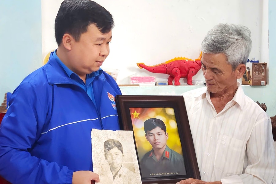Tuổi trẻ Đà Nẵng phục dựng, trao tặng di ảnh liệt sĩ