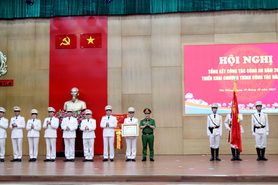 Công an thành phố Đà Nẵng quyết tâm thực hiện tốt phong trào thi đua "Ba nhất: Kỷ luật nhất - Trung thành nhất - Gần dân nhất"