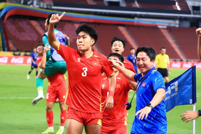 Báo Thái Lan: 'U22 Thái Lan sụp đổ khó tin trước Việt Nam'