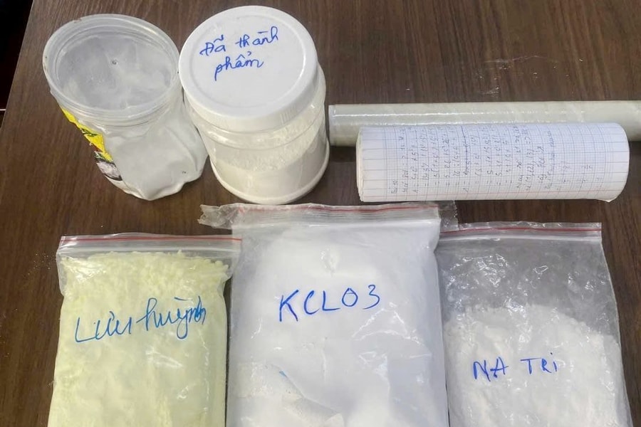 Công an xã Hòa Tiến phát hiện trường hợp chế tạo pháo trái phép