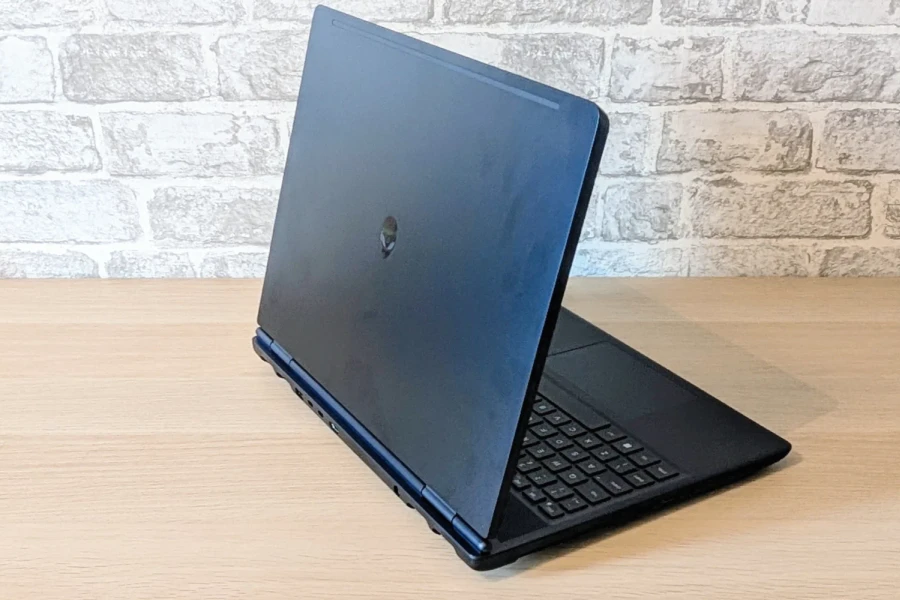 Alienware 16X Aurora: Laptop gaming RTX 5060 mạnh mẽ và màn hình 240Hz