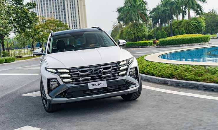 Hyundai Tucson 2025: Giá lăn bánh và thông số kỹ thuật chi tiết