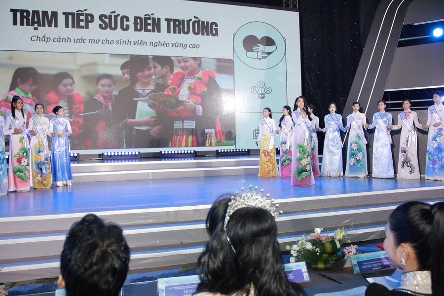 Hơn 386 triệu đồng dành cho Quỹ sinh viên nhân ái