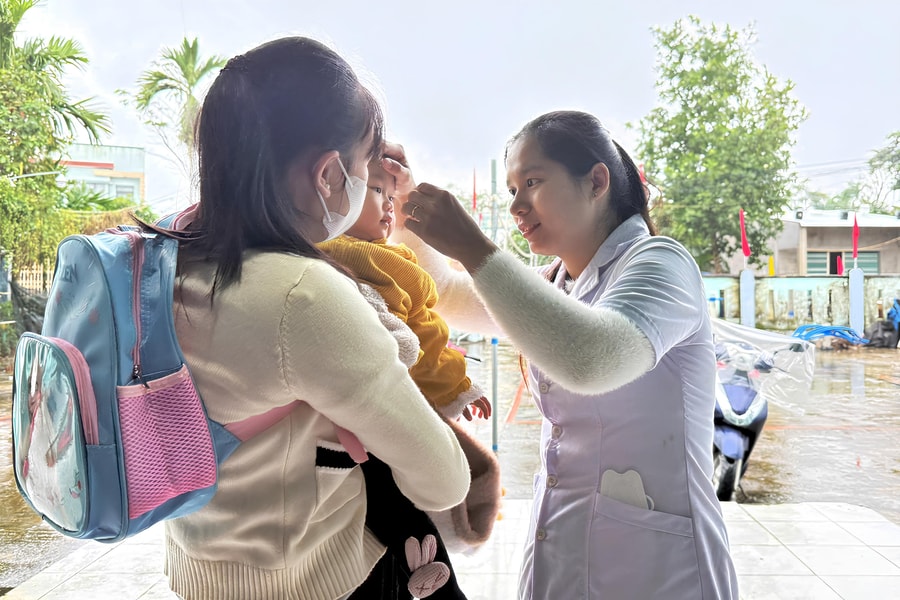 Trung tâm Y tế khu vực Núi Thành nỗ lực chăm sóc sức khỏe nhân dân