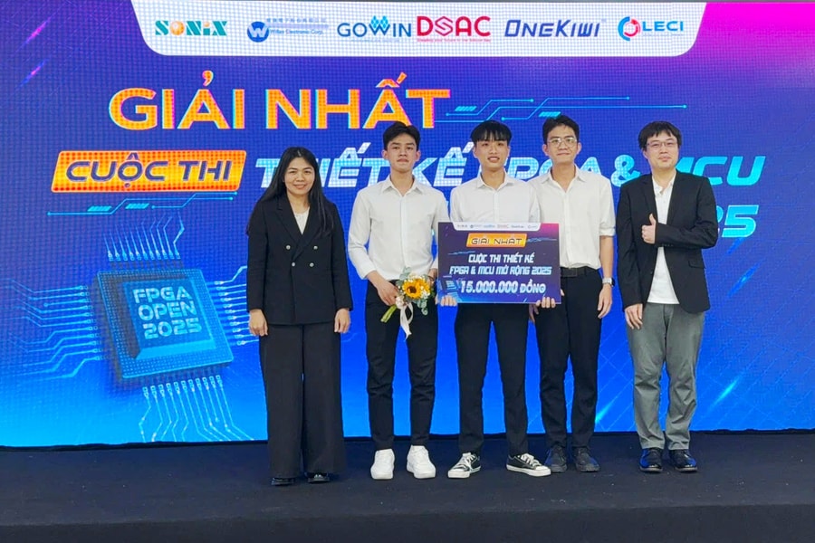 Sinh viên Đà Nẵng nghiên cứu hệ thống radar bảo vệ trẻ em trên xe đưa đón