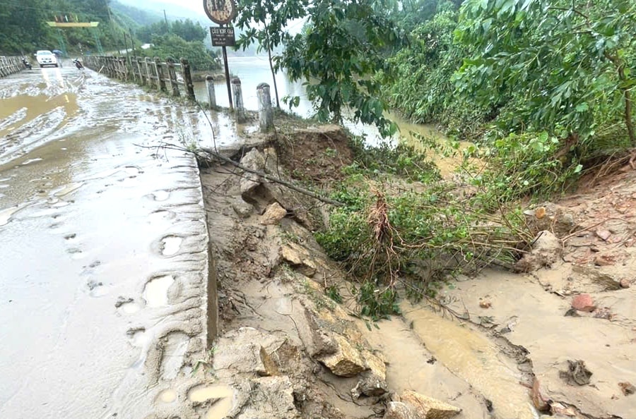 Ban hành lệnh xây dựng công trình khẩn cấp khôi phục tuyến ĐT615B