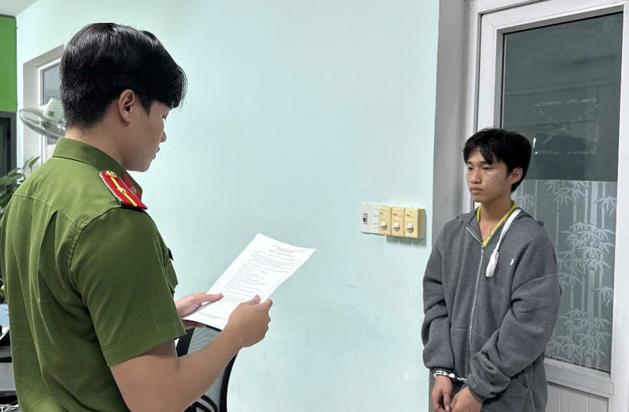 Bắt đối tượng cướp giật vé số của người khuyết tật