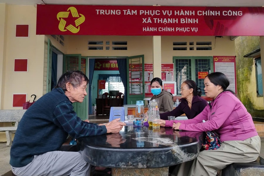 Lắng nghe dân…