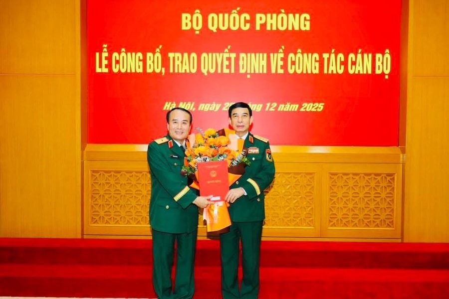 Hai cán bộ Quân khu 5 được phong quân hàm Thiếu tướng