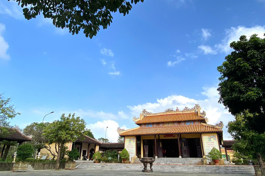 Qua sông, nhớ núi