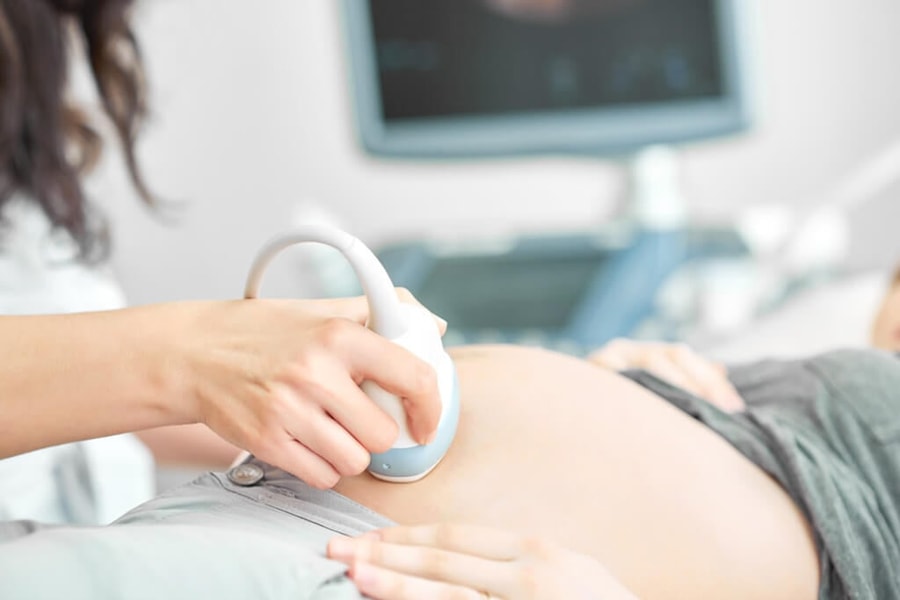 Từ 1/7/2026, bác sĩ tiết lộ giới tính thai nhi để phá thai sẽ bị đình chỉ hành nghề