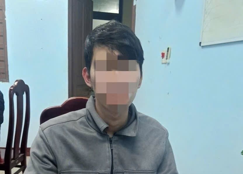 Công an phường Điện Bàn Đông phát hiện thanh niên tàng trữ hơn 5kg pháo nổ