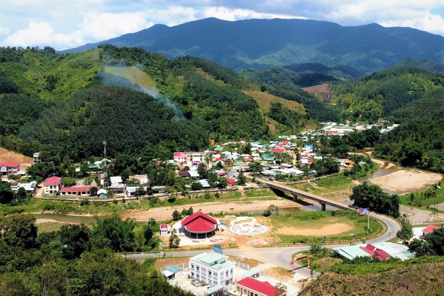 Mô hình chính quyền địa phương hai cấp: Hiệu quả nhìn từ xã Avương