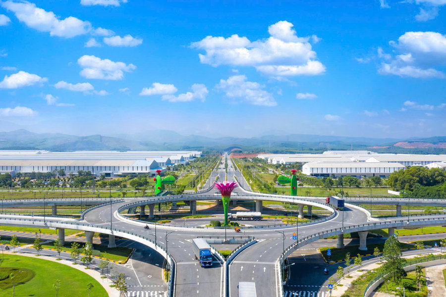 Thành lập Tổ công tác xây dựng đề án Liên kết không gian phát triển Chu Lai - Dung Quất - Nam Giang - Hành lang kinh tế Đông Tây 2