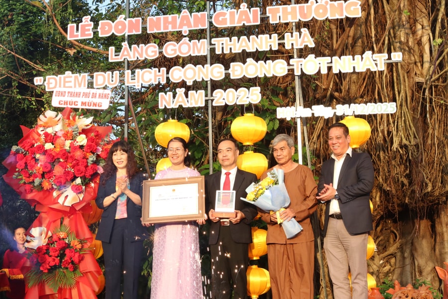 Làng gốm Thanh Hà nhận giải thưởng “Điểm du lịch cộng đồng tốt nhất” năm 2025