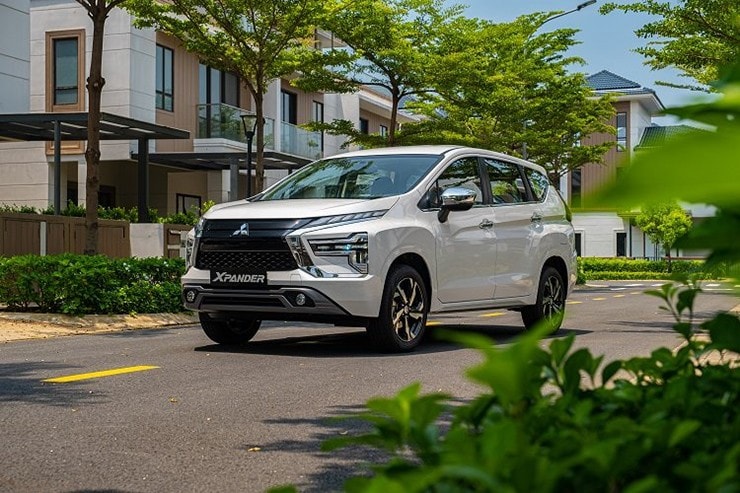 Giá xe Mitsubishi Xpander tháng 12/2025: Ưu đãi 100% phí trước bạ