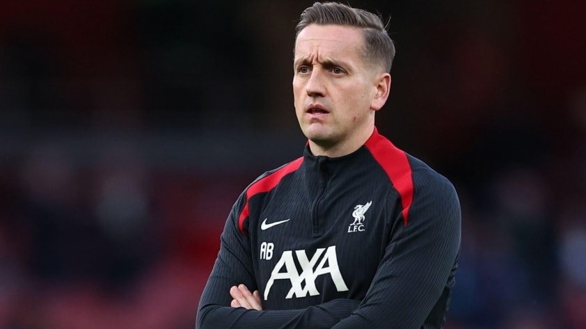 Liverpool sa thải HLV Aaron Briggs vì 'tử huyệt' bóng chết
