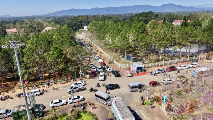 Hà Giang, Măng Đen kẹt cứng khách du lịch, Đà Lạt thông thoáng bất ngờ ngày đầu năm